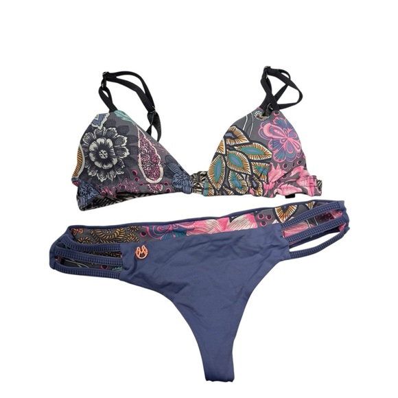 Maaji  tap size large and bottom size small - Picture 1 of 8
